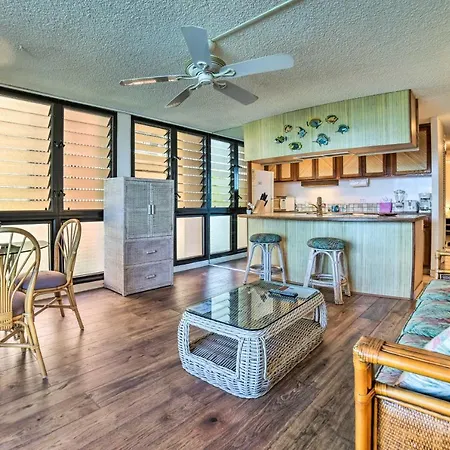 Beachfront Lahaina Condo Pool And Grill Access